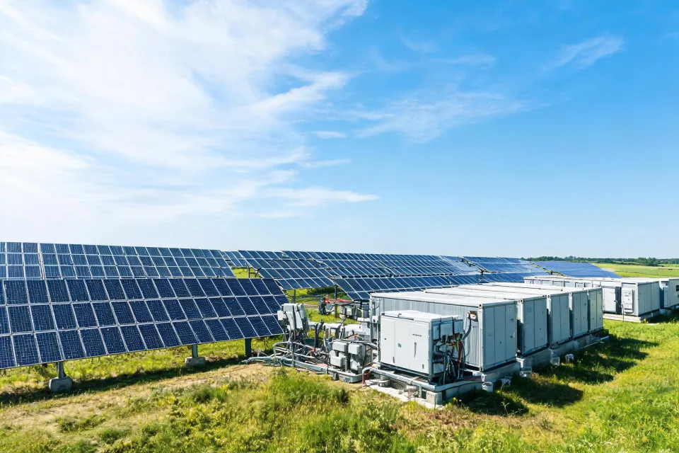 Battery energy storage system beside renewable generation